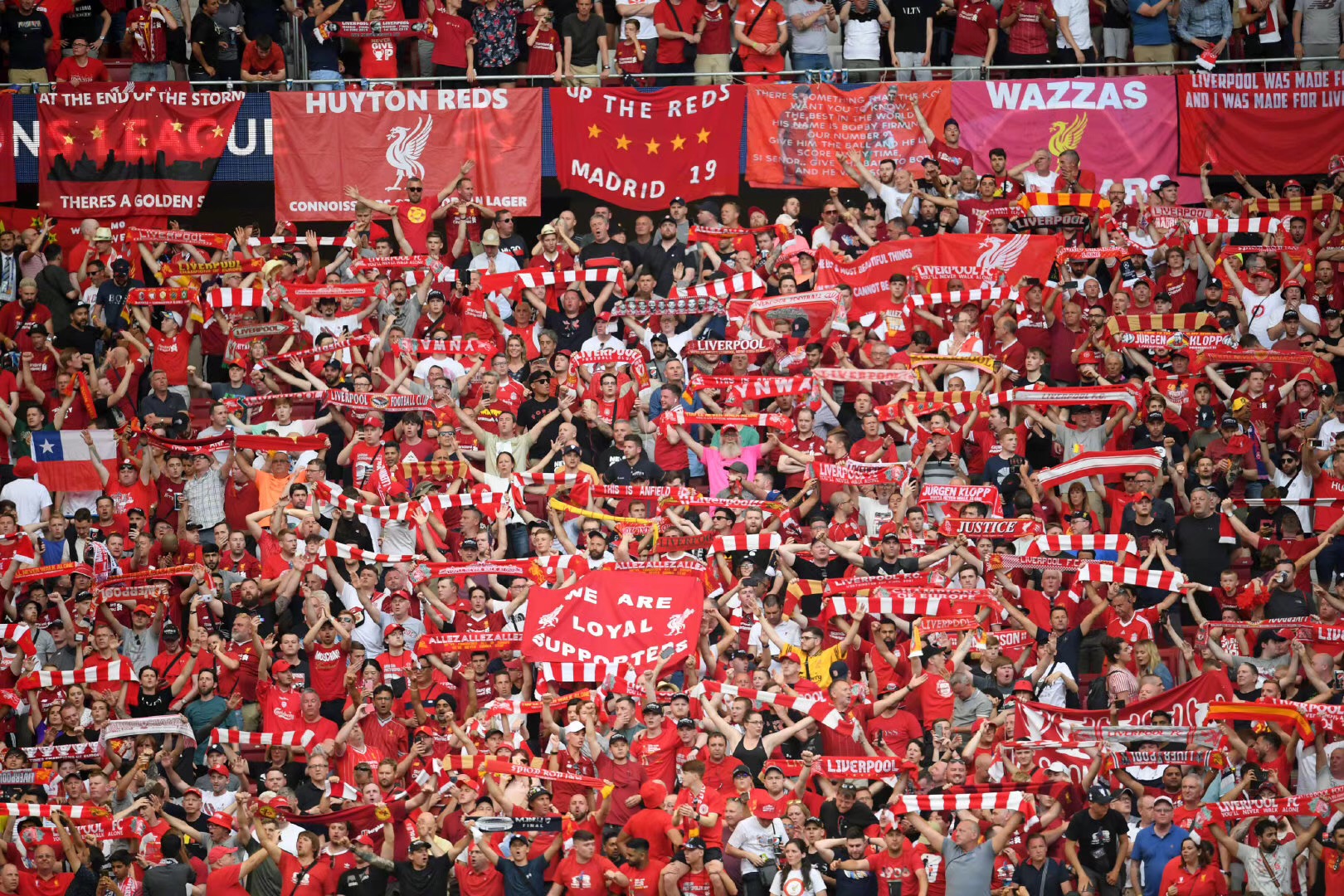 意甲媒体热议：米兰前锋希门尼斯未来扑朔迷离，媒体坚称他将离开而经纪人否认！（意媒聚焦：米兰前锋希门尼斯去留成谜，媒体称将离队经纪人予以否认）