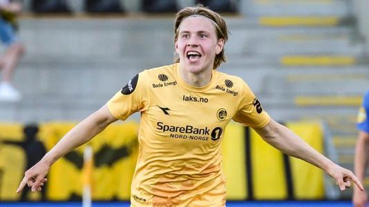 林良铭庆祝足协杯夺冠：冠军终归北京，国安是冠军！（林良铭欢庆足协杯问鼎：冠军归京，国安捧杯！）