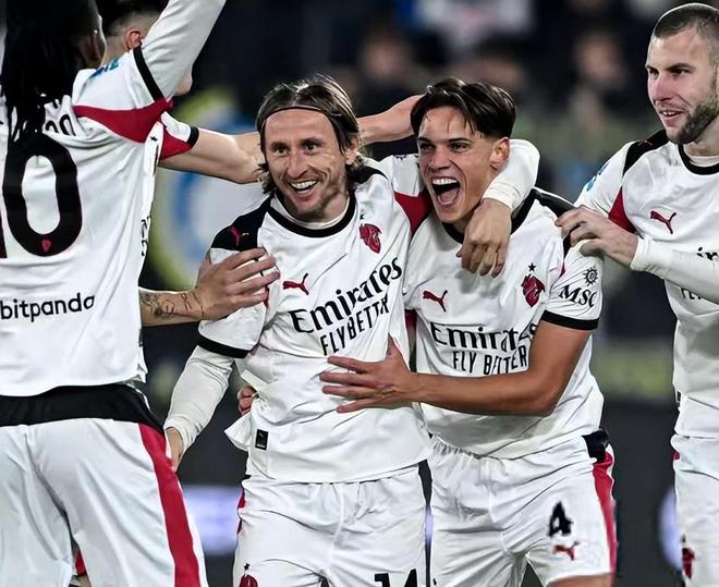 科隆vs圣保利：比尔特、卡明斯基首发，杰克逊-欧文、藤田让瑠奇马出战（科隆对阵圣保利：比尔特、卡明斯基首发，杰克逊-欧文、藤田让瑠、奇马登场）