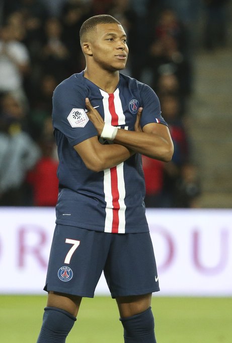 名宿：不是所有国米球迷都为劳塔罗疯狂，但他的态度令人惊叹（名宿：劳塔罗未获所有国米球迷青睐，但其态度令人称道）