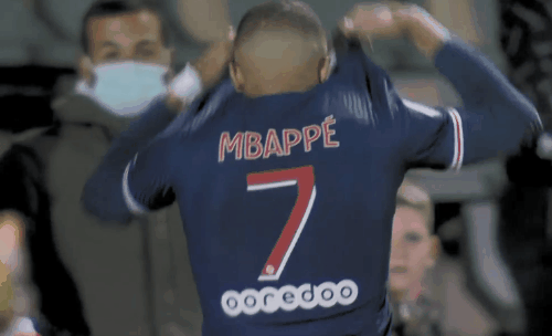 本菲卡旧将路易松晒照说在学习，照片显示他问AI足球总监职责（本菲卡旧将路易松晒学习照，图中可见他向AI询问足球总监职责）