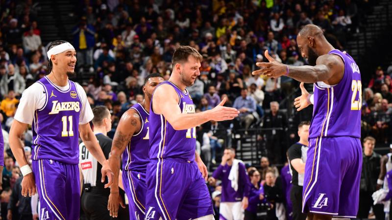 颜骏凌：武磊赛前对球队做了动员，我们争冠经验丰富没有包袱（颜骏凌：武磊赛前鼓舞全队，我们争冠经验足、轻装上阵）